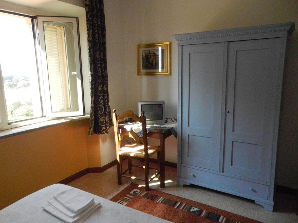 Residence Il Colle Collestrada Room photo